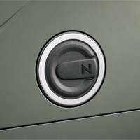 Fuel lid garnish